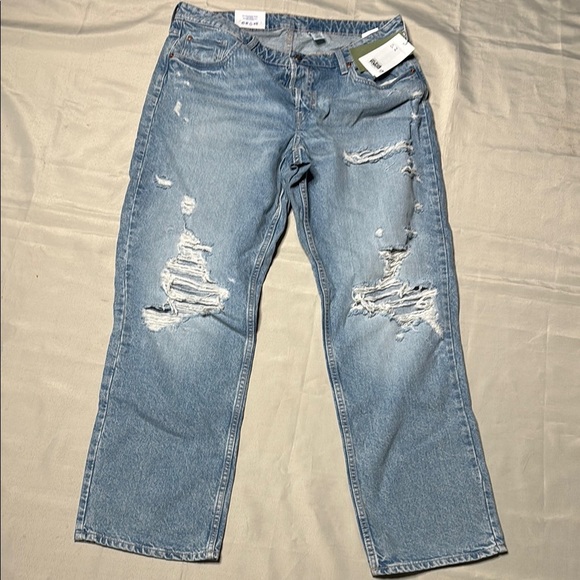 H&M Denim - H&M Women’s 90’s Boyfriend Distressed Jeans